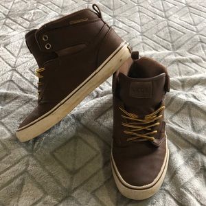 Men’s brown vans all weather